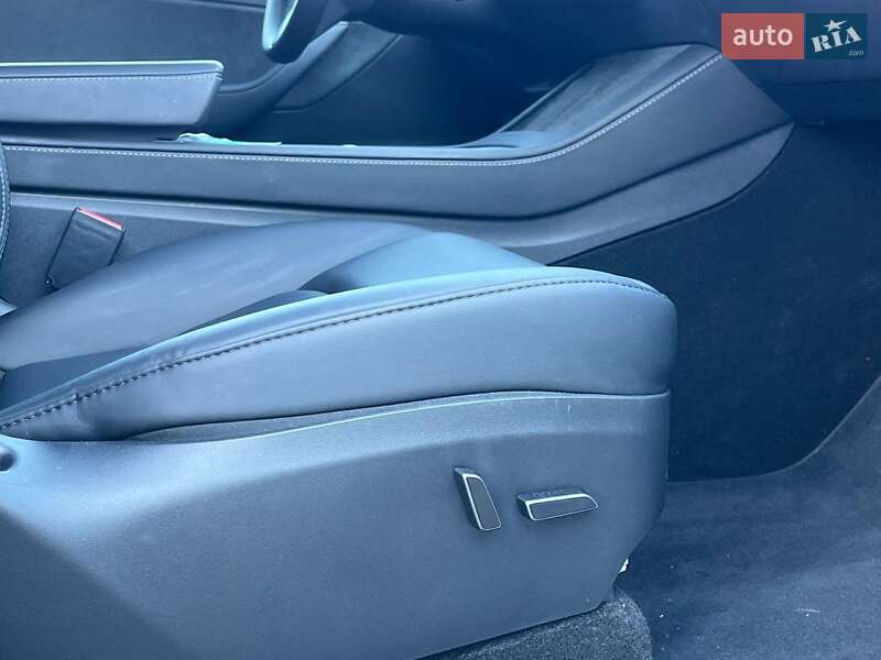 Внедорожник / Кроссовер Tesla Model Y 2024 в Львове