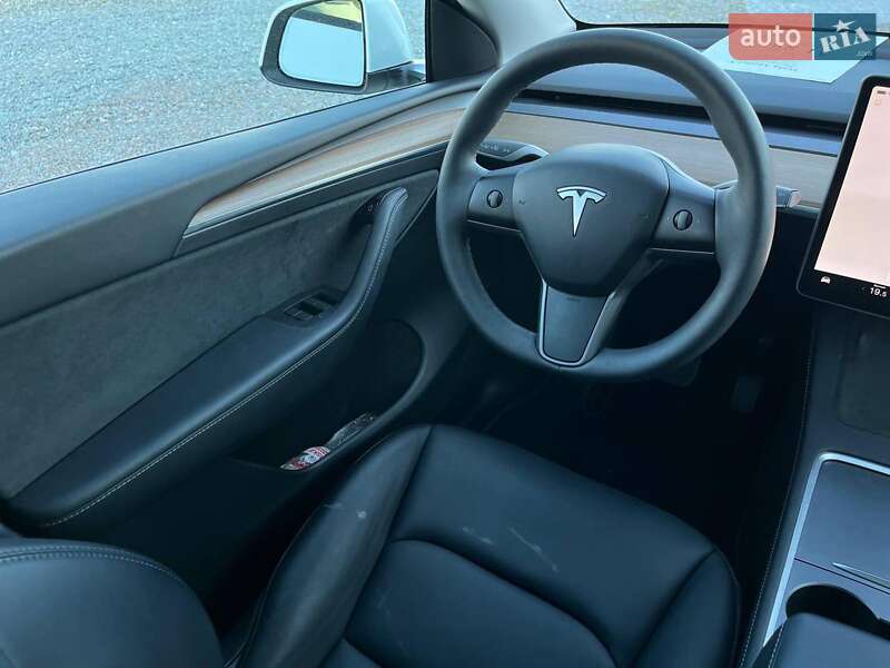 Внедорожник / Кроссовер Tesla Model Y 2024 в Львове