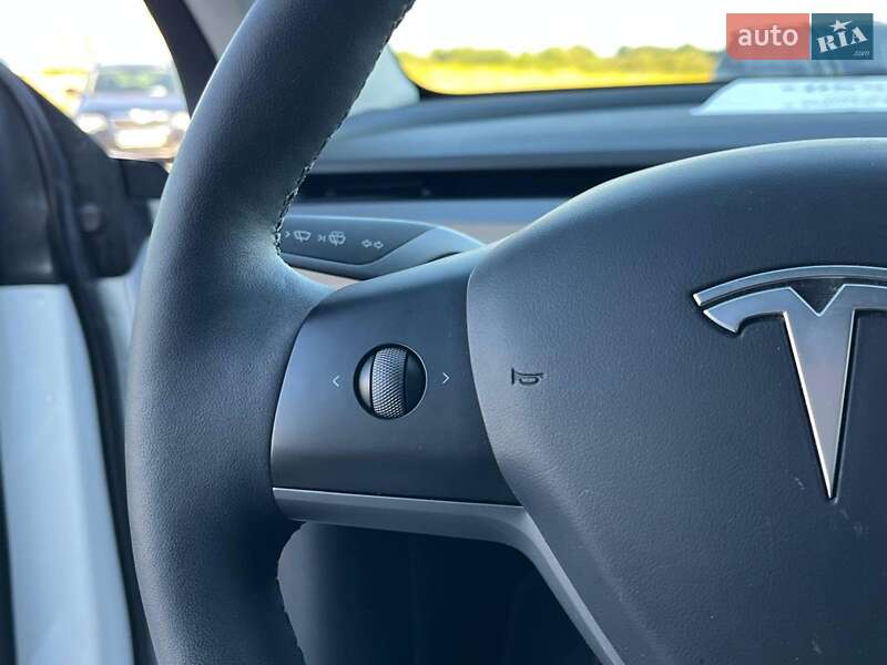 Внедорожник / Кроссовер Tesla Model Y 2024 в Львове