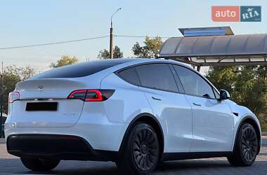 Внедорожник / Кроссовер Tesla Model Y 2024 в 