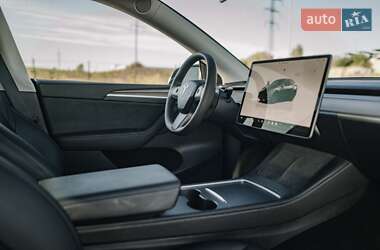 Внедорожник / Кроссовер Tesla Model Y 2024 в 