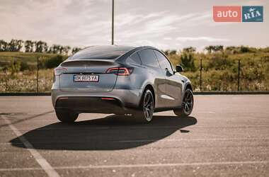 Внедорожник / Кроссовер Tesla Model Y 2024 в 