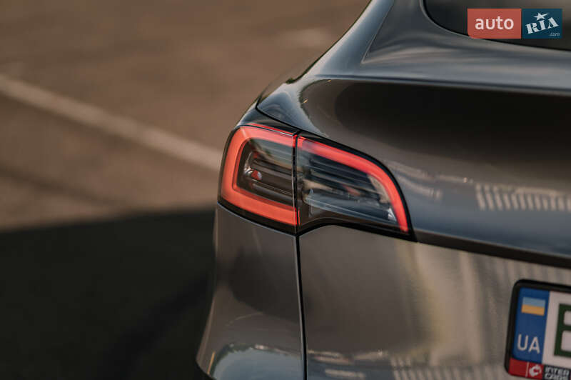 Позашляховик / Кросовер Tesla Model Y 2024 в Рівному фото 12 Позашляховик / Кросовер Tesla Model Y 2024 в Рівному