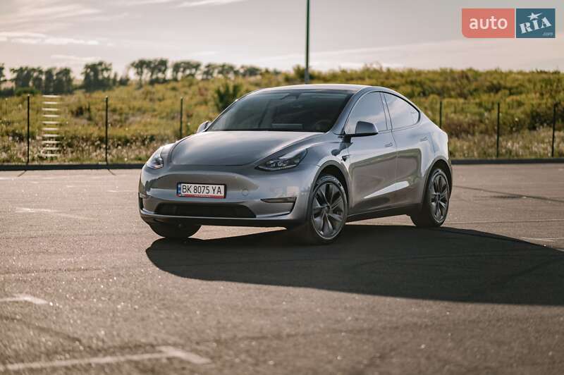 Позашляховик / Кросовер Tesla Model Y 2024 в Рівному