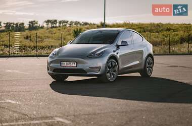 Внедорожник / Кроссовер Tesla Model Y 2024 в 