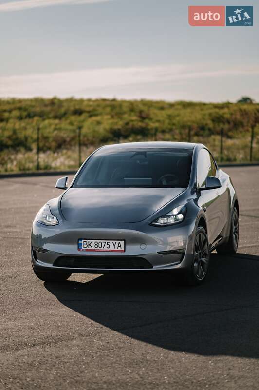 Позашляховик / Кросовер Tesla Model Y 2024 в Рівному