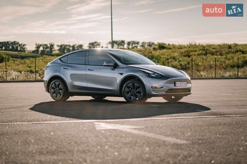 Позашляховик / Кросовер Tesla Model Y 2024 в Рівному
