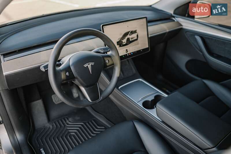 Позашляховик / Кросовер Tesla Model Y 2024 в Рівному