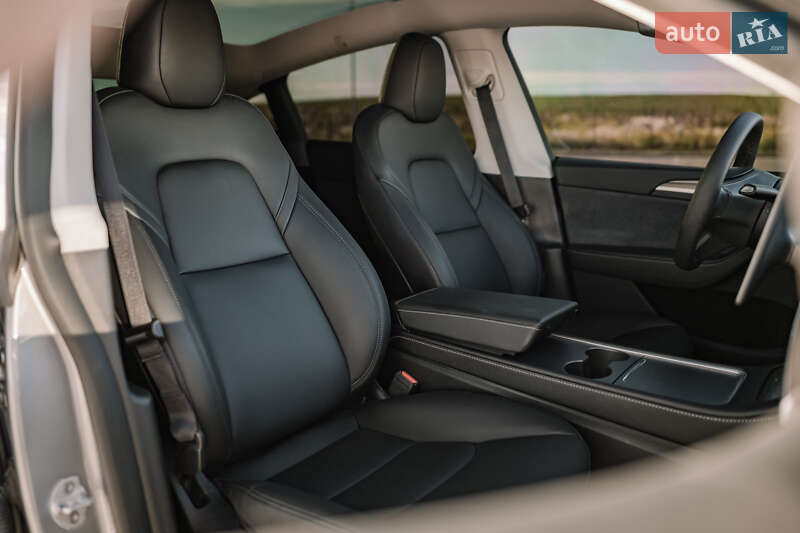 Позашляховик / Кросовер Tesla Model Y 2024 в Рівному фото 65 Позашляховик / Кросовер Tesla Model Y 2024 в Рівному