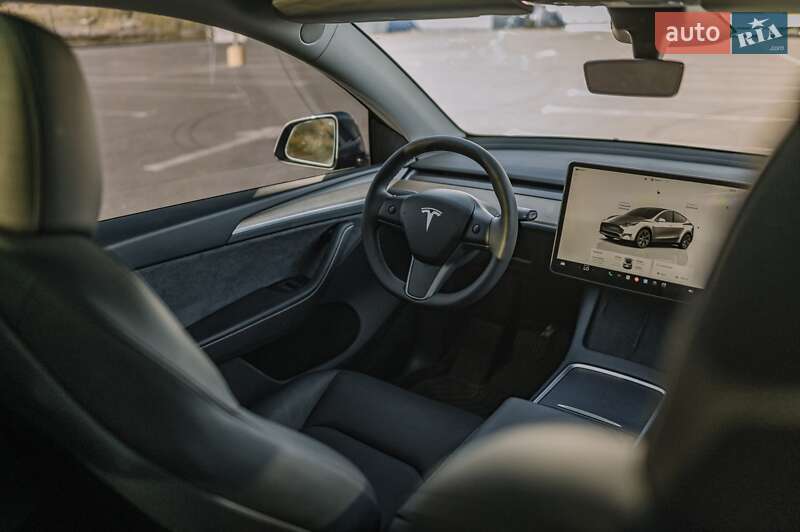 Позашляховик / Кросовер Tesla Model Y 2024 в Рівному