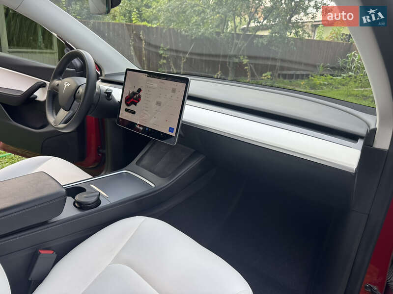 Позашляховик / Кросовер Tesla Model Y 2021 в Києві