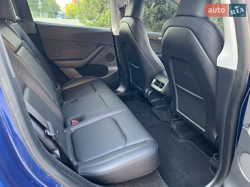 Внедорожник / Кроссовер Tesla Model Y 2024 в Тернополе