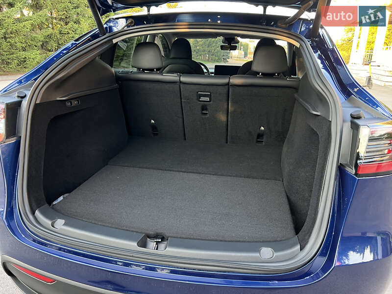Внедорожник / Кроссовер Tesla Model Y 2024 в Тернополе