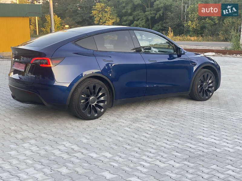 Внедорожник / Кроссовер Tesla Model Y 2024 в 