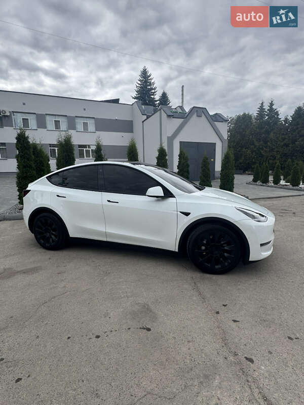Позашляховик / Кросовер Tesla Model Y 2021 в Рівному