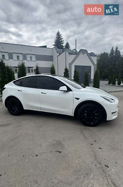 Внедорожник / Кроссовер Tesla Model Y 2021 в 