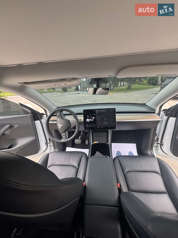 Позашляховик / Кросовер Tesla Model Y 2021 в Рівному