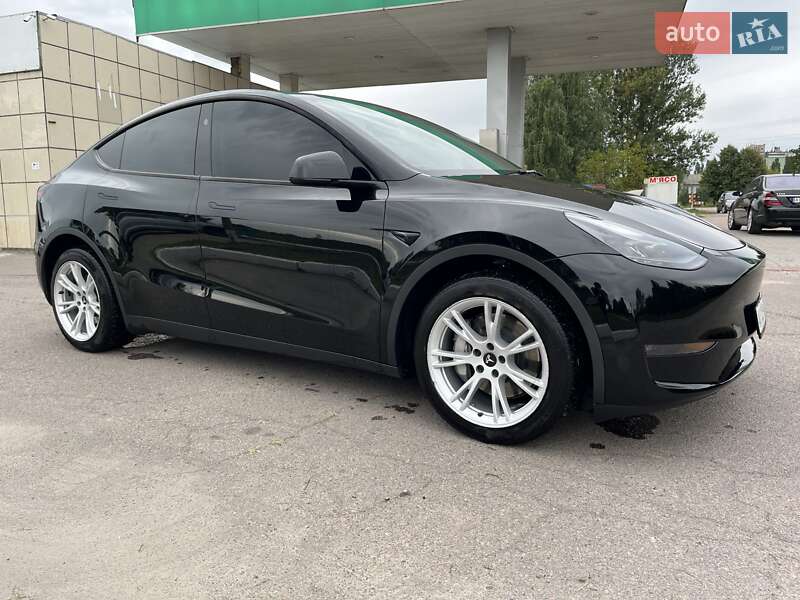 Позашляховик / Кросовер Tesla Model Y 2023 в Києві фото 2 Позашляховик / Кросовер Tesla Model Y 2023 в Києві