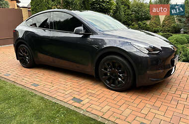 Позашляховик / Кросовер Tesla Model Y 2024 в 