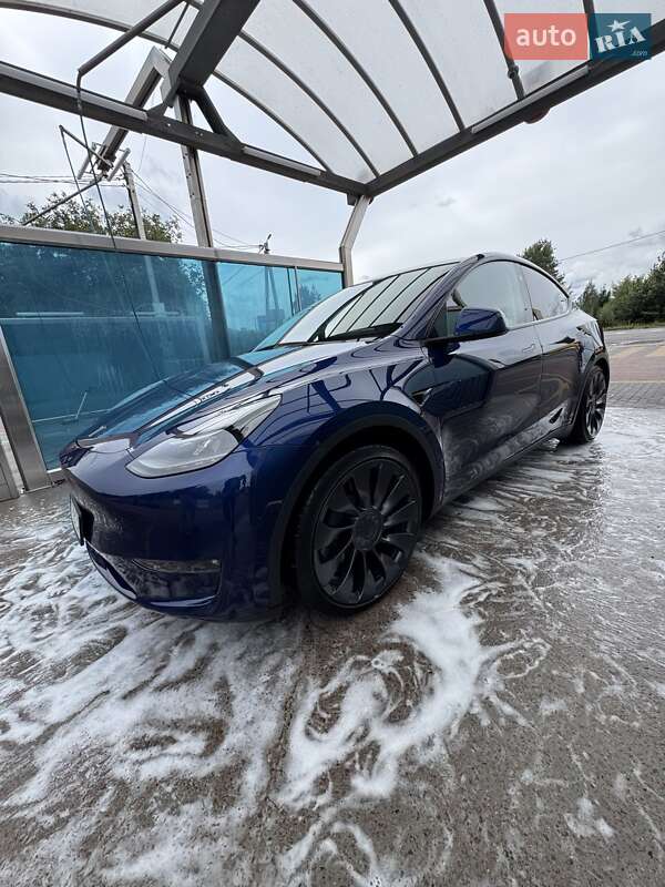 Tesla Model Y 2023
