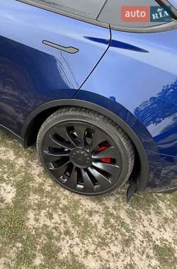 Внедорожник / Кроссовер Tesla Model Y 2023 в 