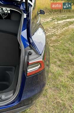 Внедорожник / Кроссовер Tesla Model Y 2023 в 