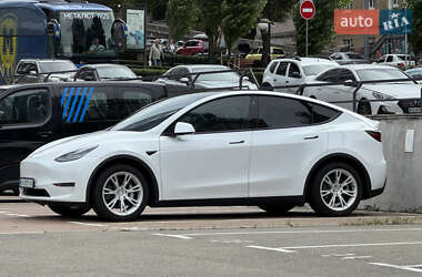 Внедорожник / Кроссовер Tesla Model Y 2021 в 