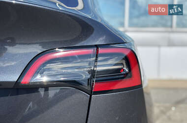 Внедорожник / Кроссовер Tesla Model Y 2024 в 