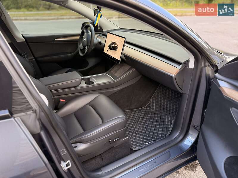 Позашляховик / Кросовер Tesla Model Y 2023 в Києві фото 14 Позашляховик / Кросовер Tesla Model Y 2023 в Києві