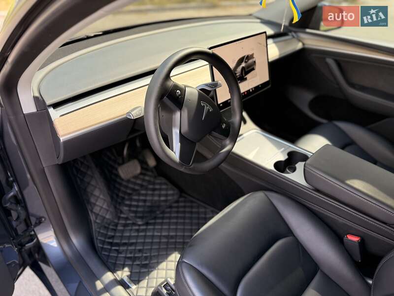 Позашляховик / Кросовер Tesla Model Y 2023 в Києві фото 19 Позашляховик / Кросовер Tesla Model Y 2023 в Києві