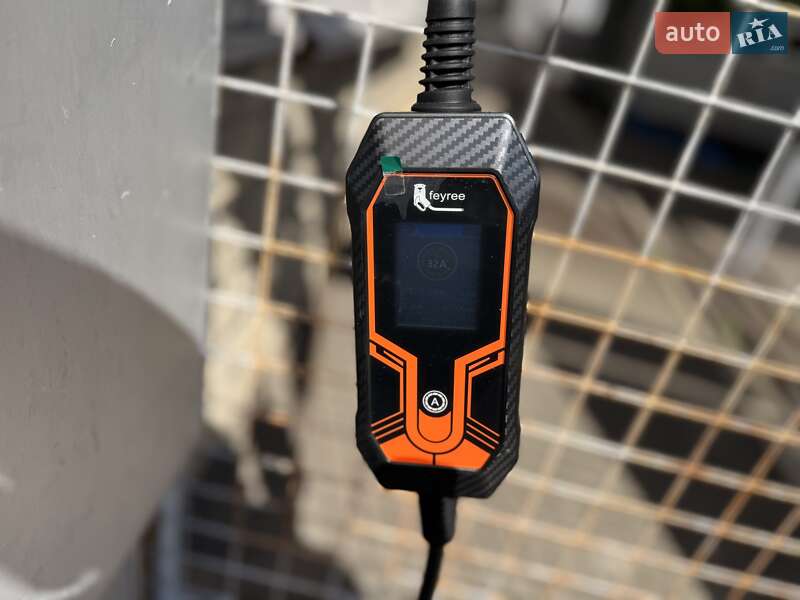 Позашляховик / Кросовер Tesla Model Y 2023 в Києві фото 30 Позашляховик / Кросовер Tesla Model Y 2023 в Києві