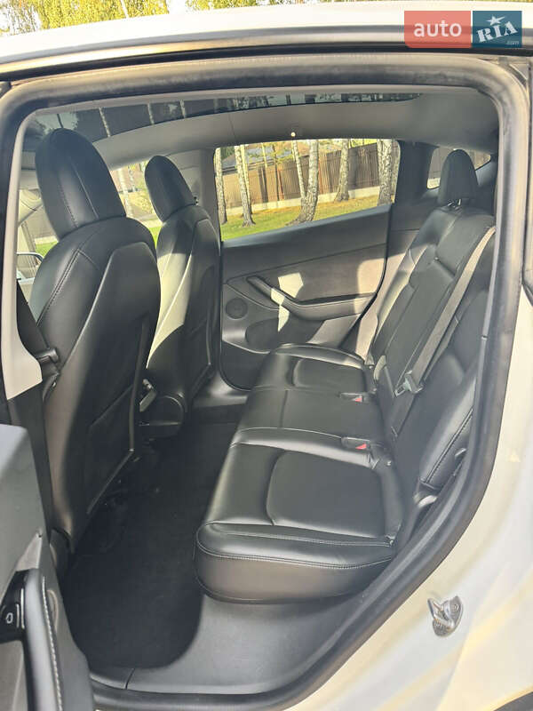 Внедорожник / Кроссовер Tesla Model Y 2021 в Киеве
