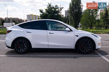 Внедорожник / Кроссовер Tesla Model Y 2023 в Ирпене