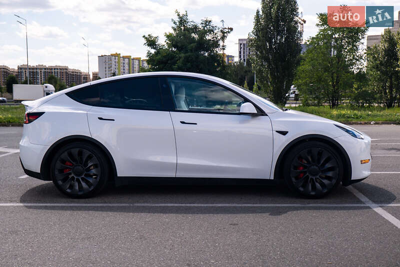 Tesla Model Y 2023