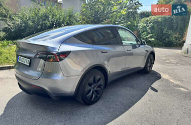 Позашляховик / Кросовер Tesla Model Y 2024 в 