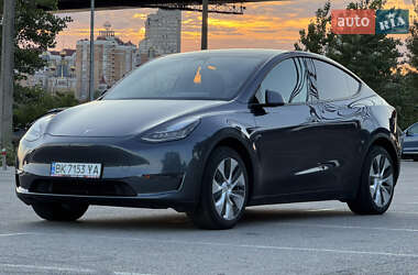 Позашляховик / Кросовер Tesla Model Y 2023 в 