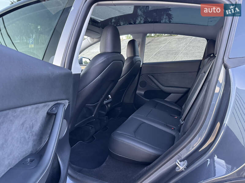 Позашляховик / Кросовер Tesla Model Y 2023 в Києві