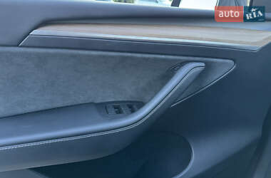 Позашляховик / Кросовер Tesla Model Y 2023 в 