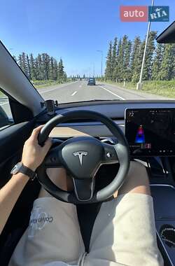Внедорожник / Кроссовер Tesla Model Y 2021 в 