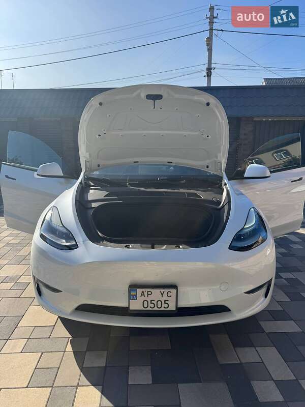 Внедорожник / Кроссовер Tesla Model Y 2023 в Запорожье