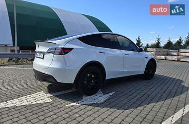 Внедорожник / Кроссовер Tesla Model Y 2021 в 