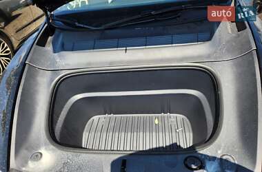 Внедорожник / Кроссовер Tesla Model Y 2025 в 