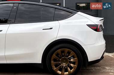 Позашляховик / Кросовер Tesla Model Y 2023 в 