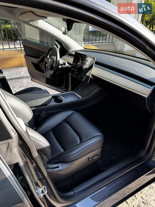 Позашляховик / Кросовер Tesla Model Y 2022 в Дніпрі фото 12 Позашляховик / Кросовер Tesla Model Y 2022 в Дніпрі