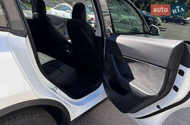 Внедорожник / Кроссовер Tesla Model Y 2021 в 