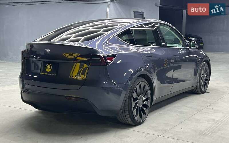 Внедорожник / Кроссовер Tesla Model Y 2023 в Черновцах