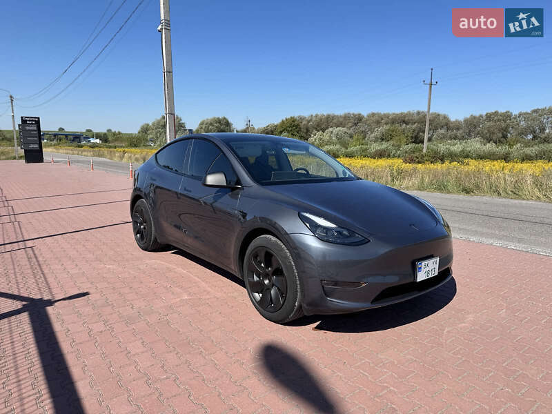 Внедорожник / Кроссовер Tesla Model Y 2022 в Ровно