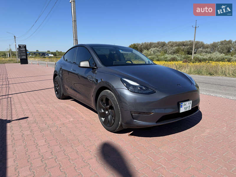 Tesla Model Y 2022