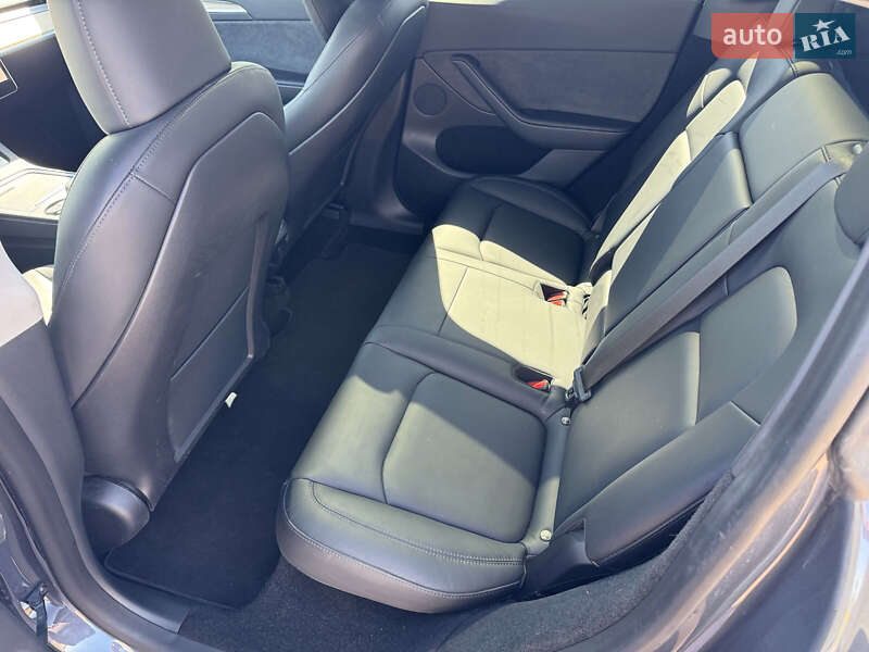 Внедорожник / Кроссовер Tesla Model Y 2022 в Ровно