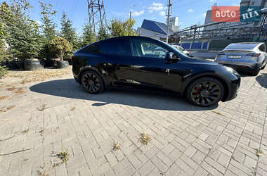 Позашляховик / Кросовер Tesla Model Y 2024 в 